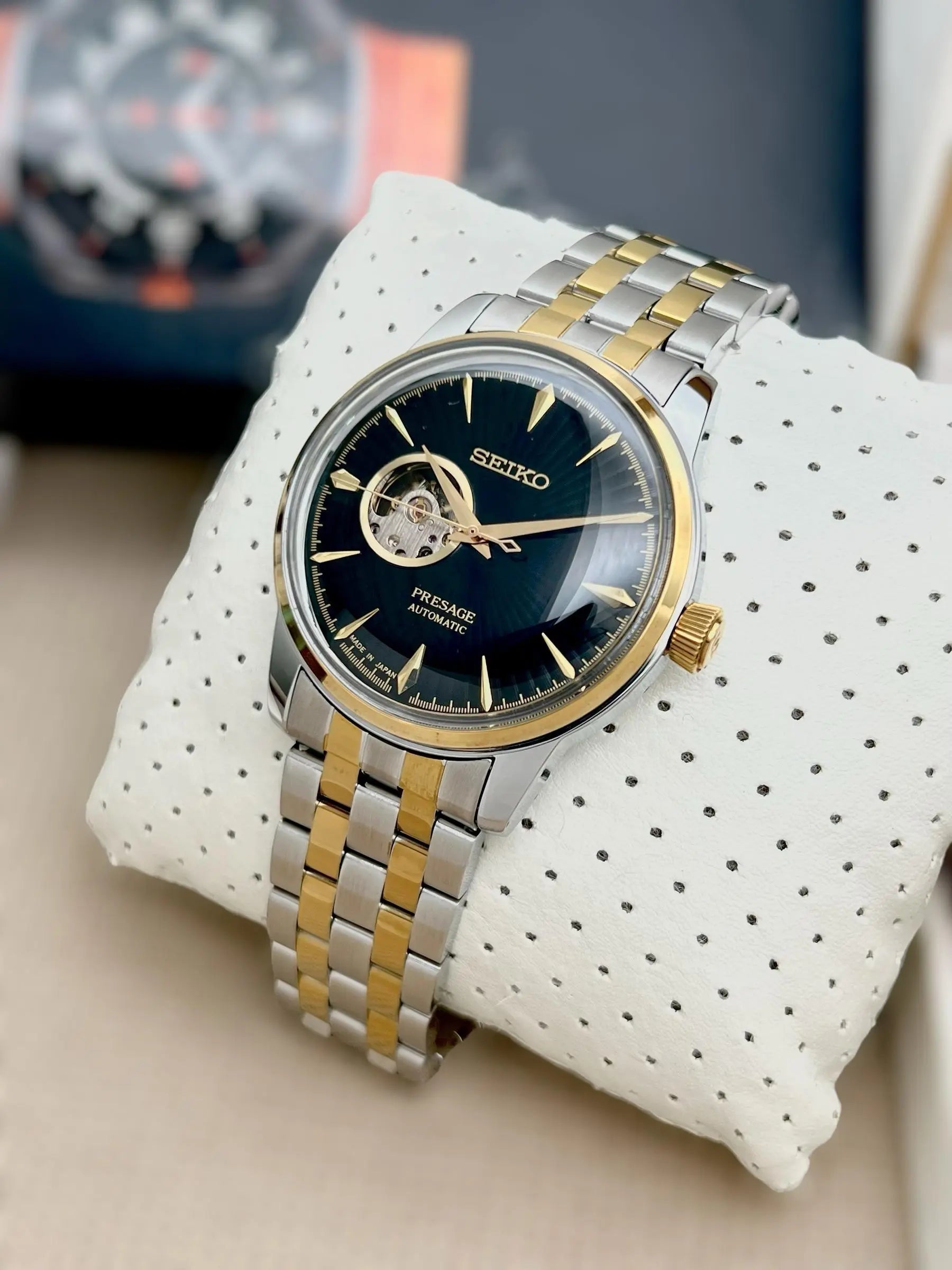Luxury Automatic Men’s Watch – Silver & Gold Metal Strap | GreatIndiaCart greatindiacart.com