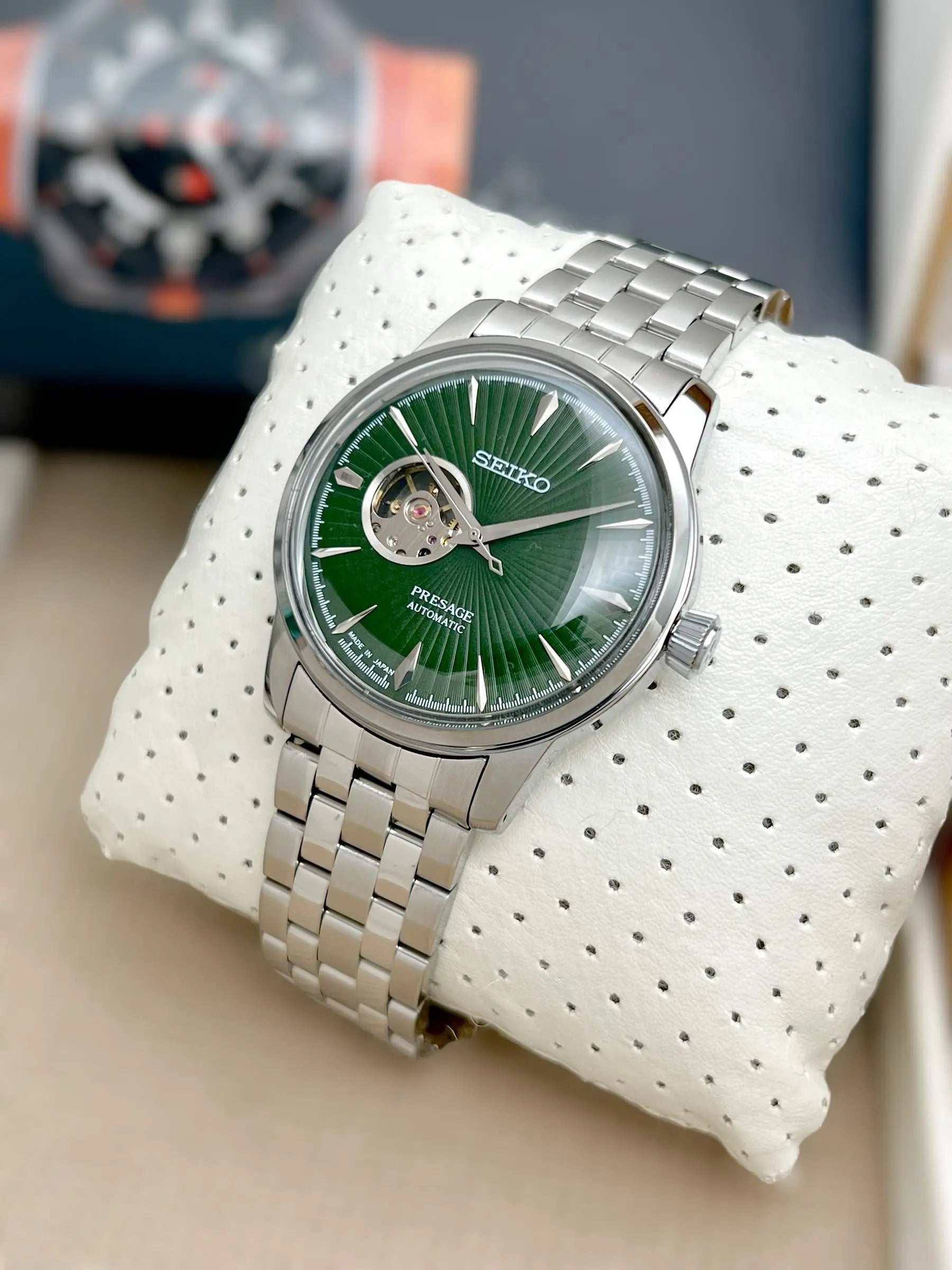 Luxury Automatic Men’s Watch – Silver & Gold Metal Strap | GreatIndiaCart greatindiacart.com