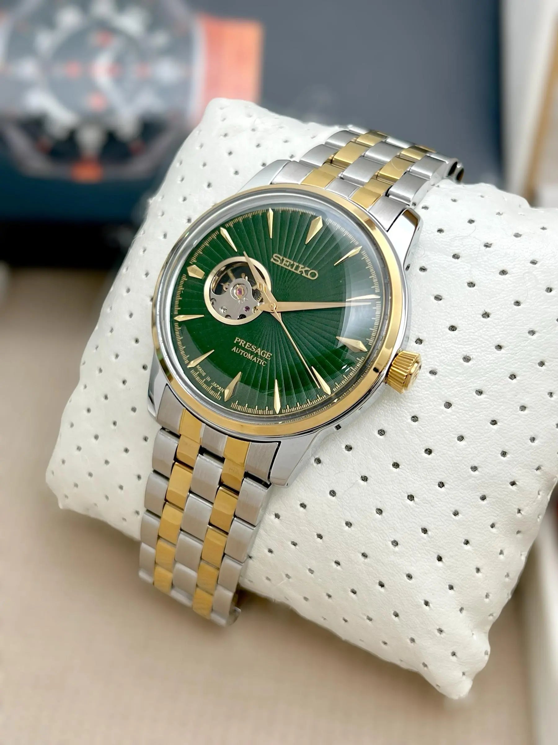 Luxury Automatic Men’s Watch – Silver & Gold Metal Strap | GreatIndiaCart greatindiacart.com