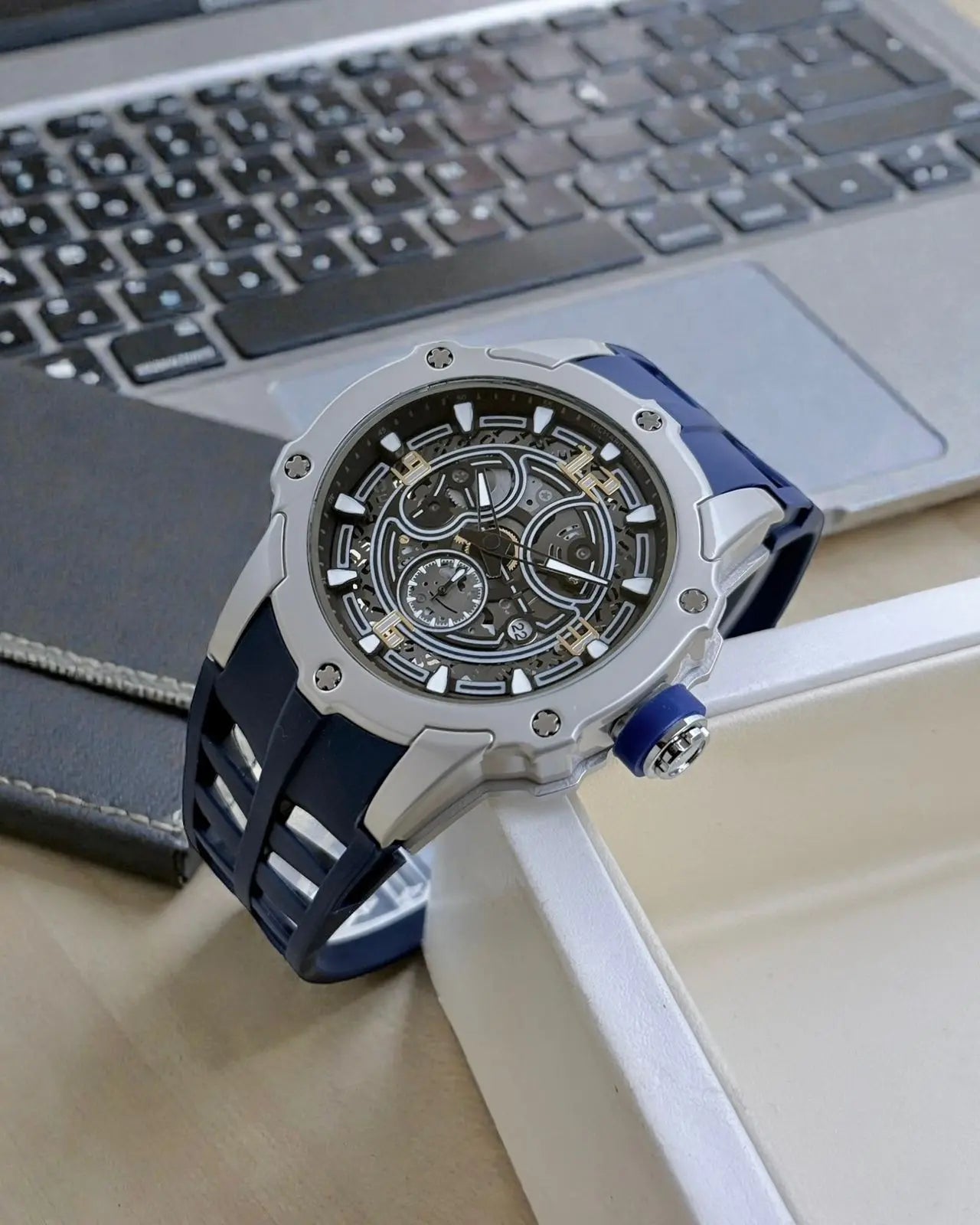 Luxury Sports Watch for Men – Rugged Design with Rubber Strap | GreatIndiaCart greatindiacart.com