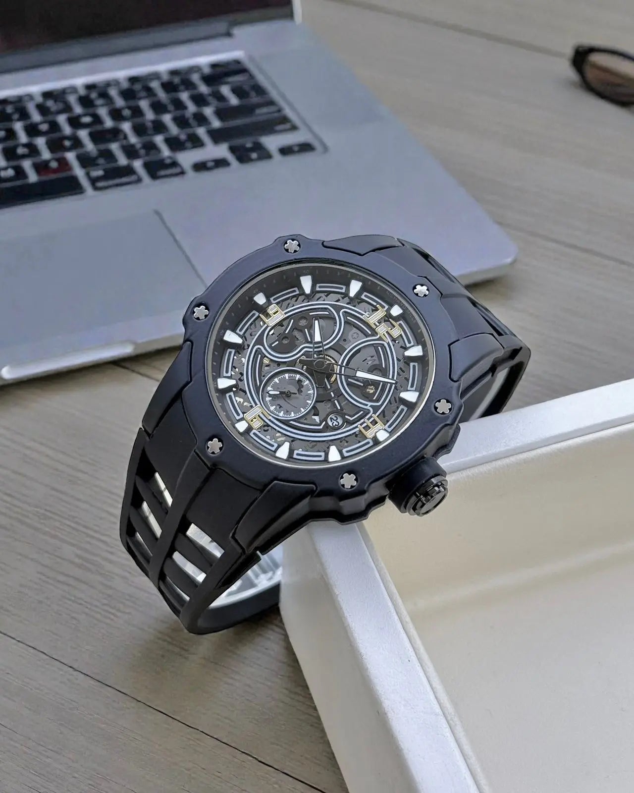 Luxury Sports Watch for Men – Rugged Design with Rubber Strap | GreatIndiaCart greatindiacart.com